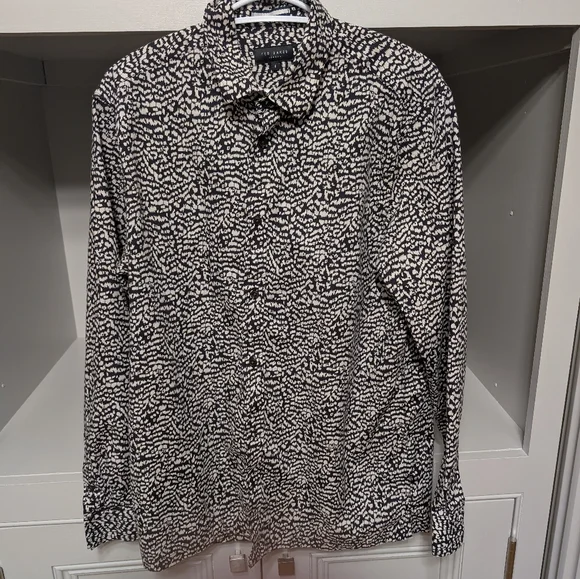 Ted Baker Men's L print for your wild side. Button detail gorgeous - Picture 8 of 15